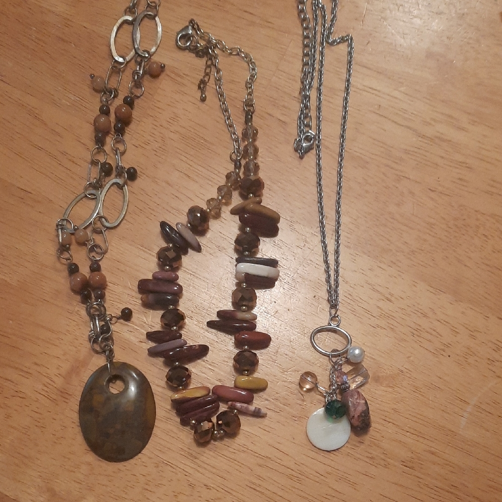 Elegant Multi-Stone Necklace Set